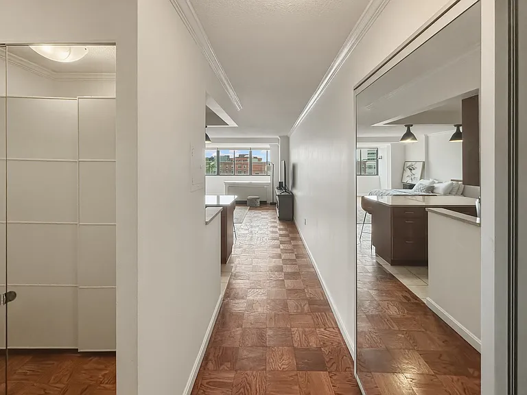 9 Hawthorne Pl #10G — Photo 10