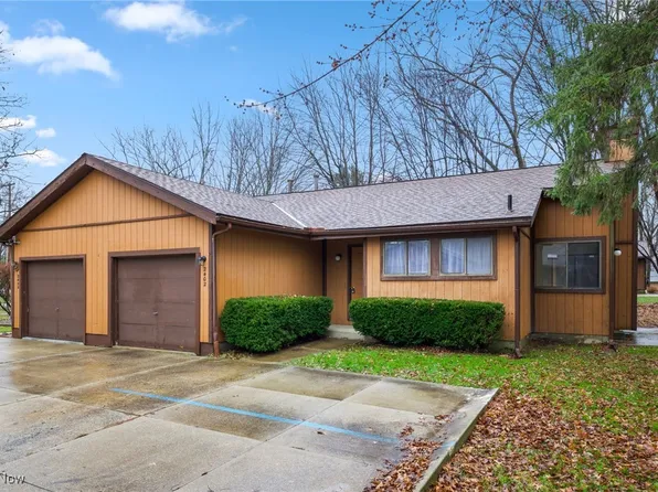2402 Call Rd, Stow, OH 44224