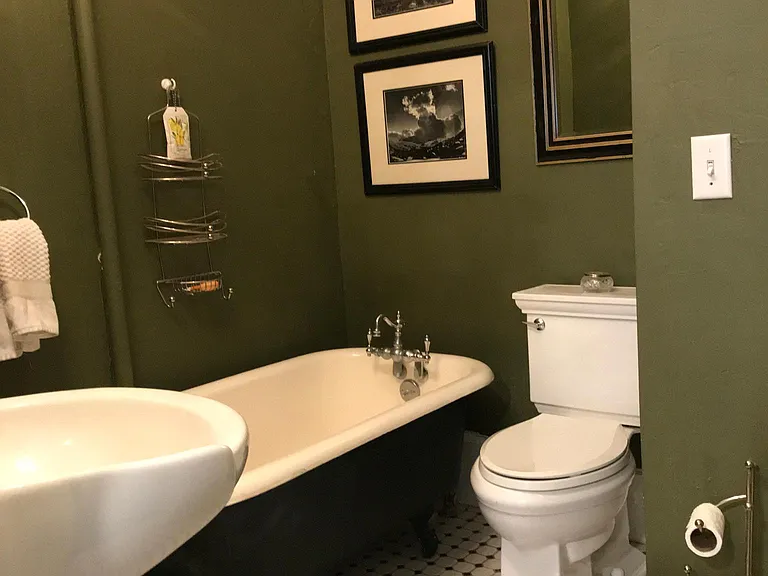 702 E Indiana Ave — Photo 5
