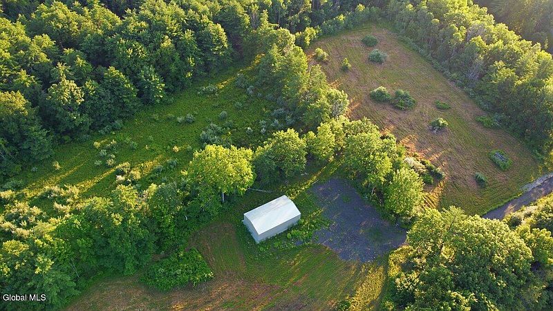 3rd image of 243 Maple Avenue