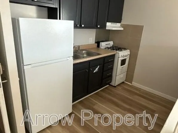 2119 Arbor St APT 303, Omaha, NE 68108