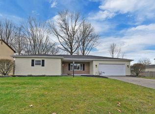 150 Timber Ridge Dr, Pickerington, OH 43147