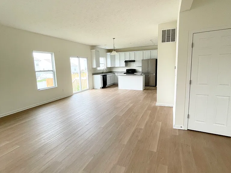 688 Keystone Way — Photo 7