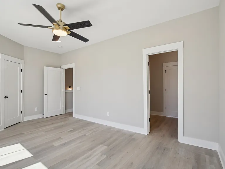 377 Archwood Dr — Photo 37