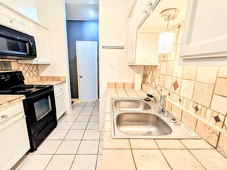 17641 Red Oak Dr #641 — Photo 8