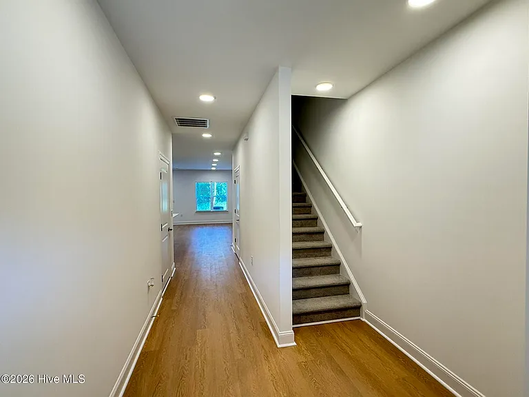 355 James St — Photo 7