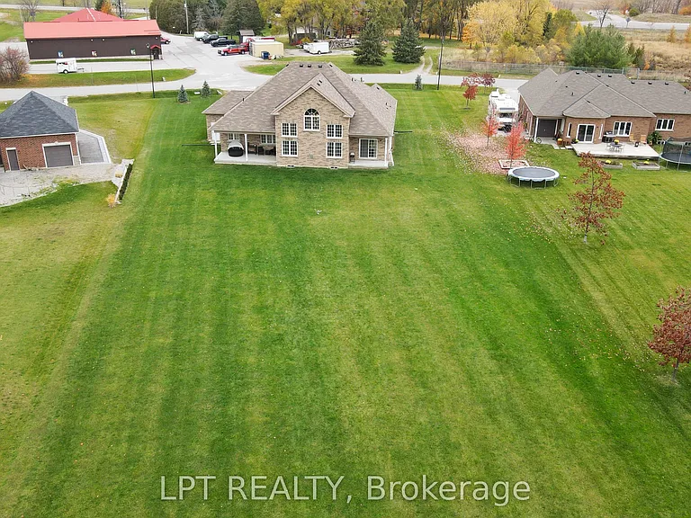 12 Plowright Rd #LEASE — Photo 32