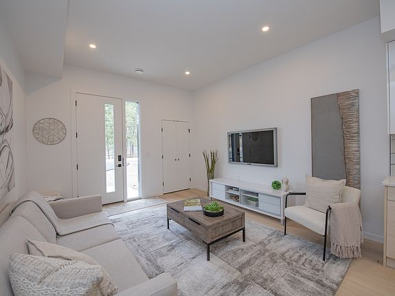 4th image of 9188 Tronson Rd #2