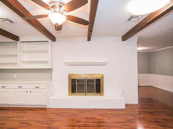 2nd image of 817 Glasgow Dr