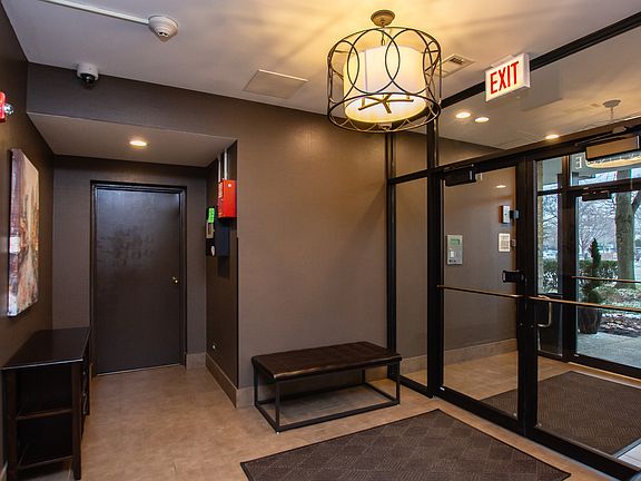 4th image of 424 Park Ave APT 302