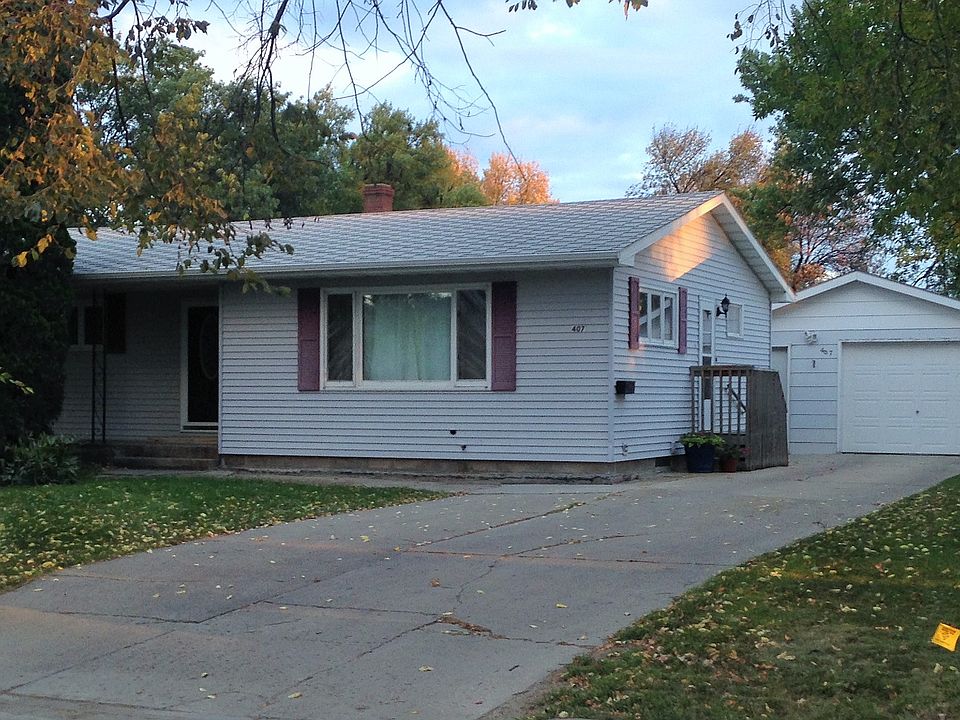 1st image of 407 14th St NE