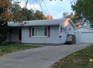 407 14th St NE, Devils Lake, ND 58301