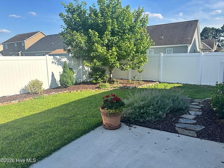625 Jade Ln — Photo 21