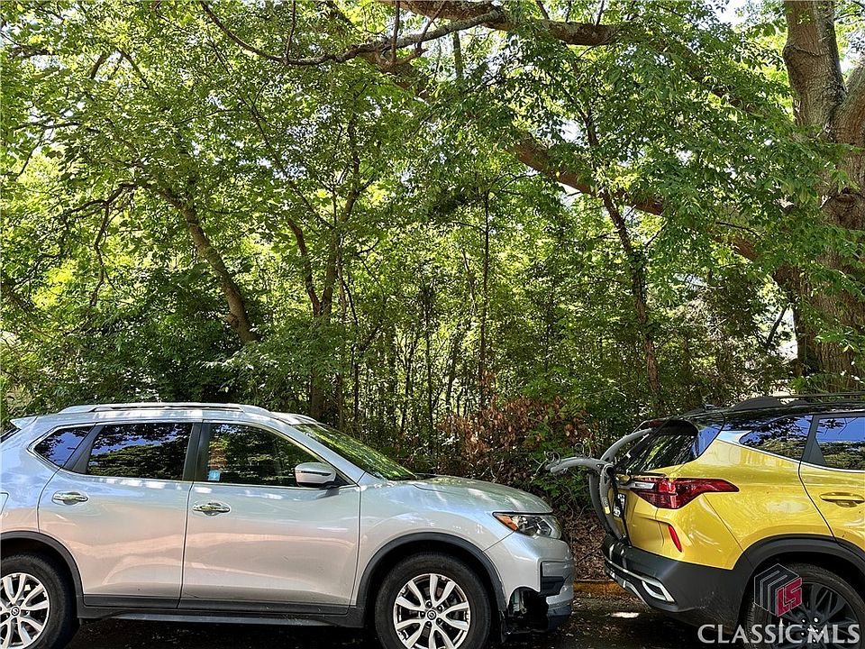 2nd image of 230 Glenhaven Avenue