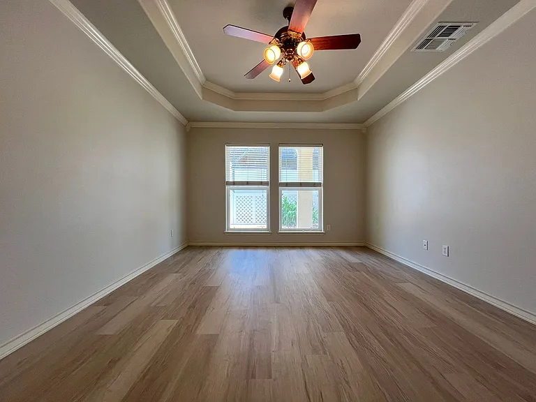 14813 Leeward Dr #404 — Photo 7