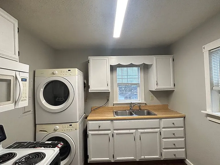 The Heritage House — Photo 16