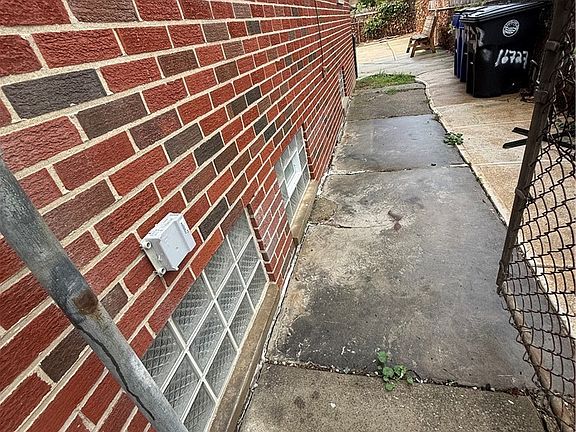 4th image of 16727 Grovewood Ave