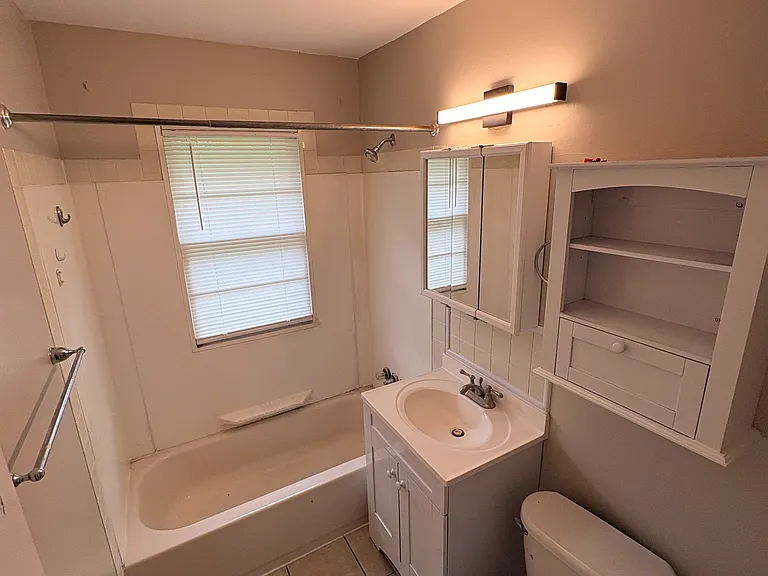 207 N Stark St #209 — Photo 9