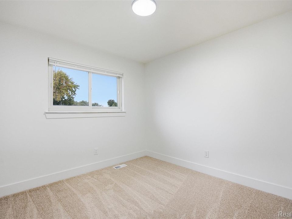 32654 Bunert Rd, photo 15