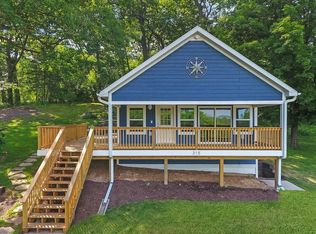 315 Crocus St, Williams Bay, WI 53191