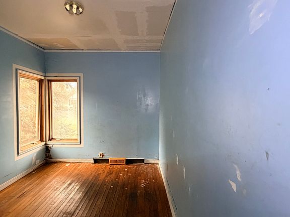 5th image of 14808 Turlington Ave