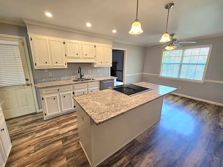 4517 Crosland Dr — Photo 10
