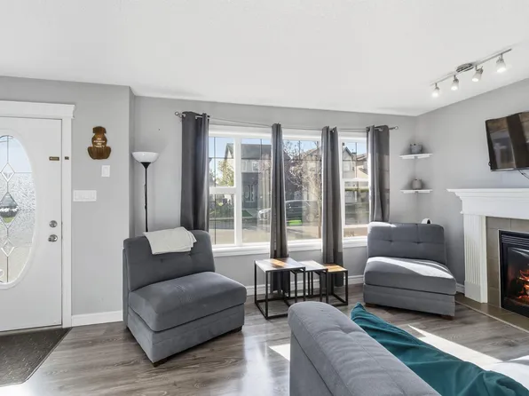 3908 161st Ave NW, Edmonton, AB T5Y 3J8