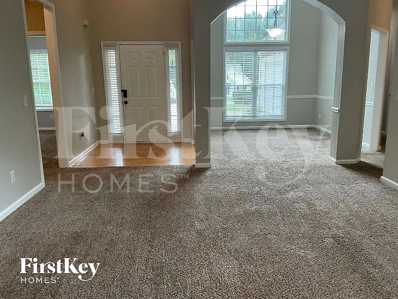3 bed, 2.0 bath, 1634 sqft, $2,255 — Photo 3