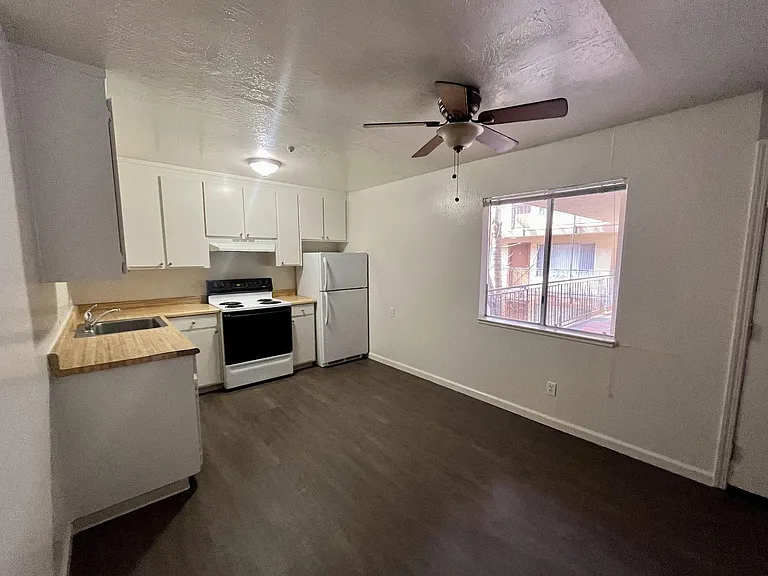 1851 Salem Ave — Photo 2