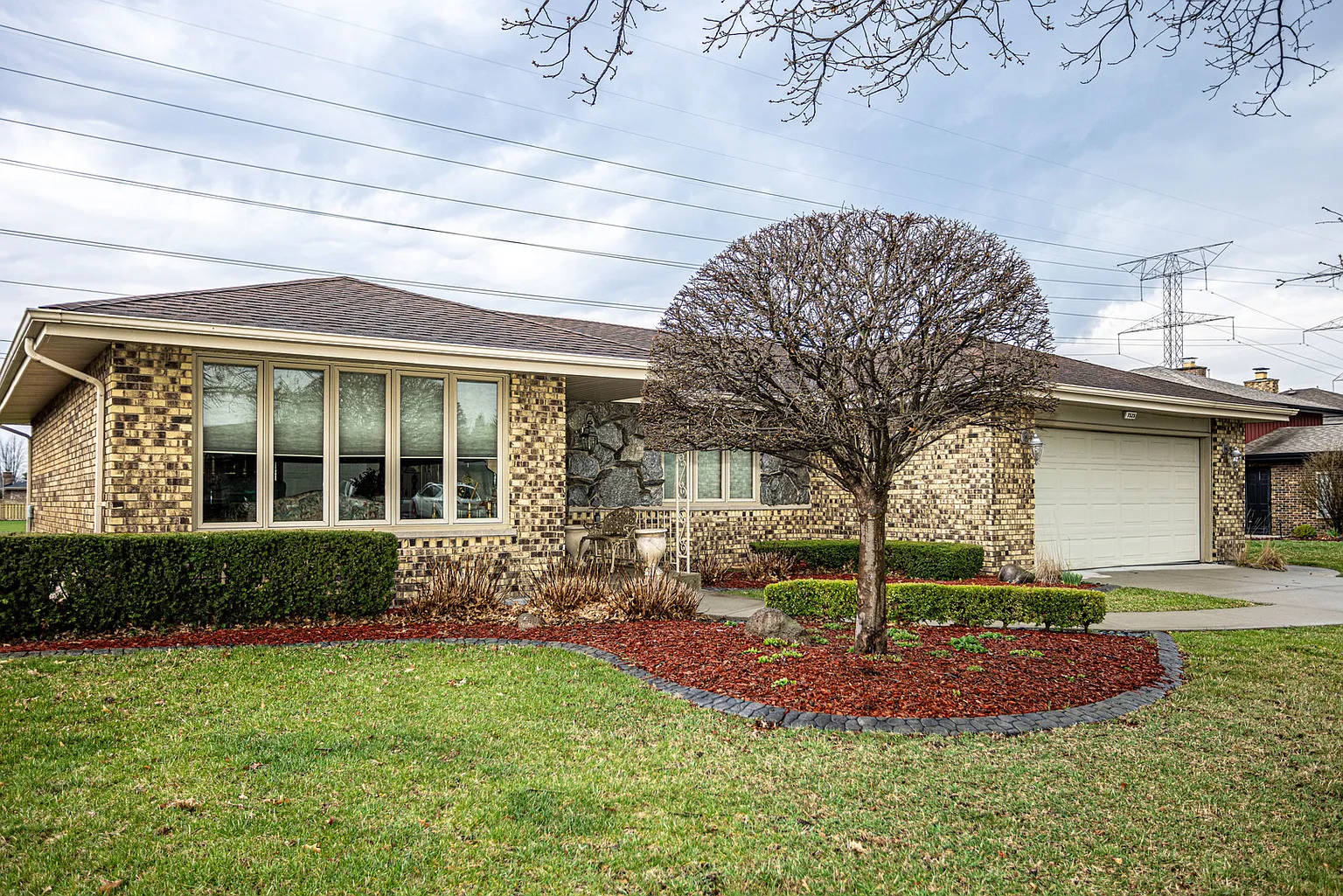7525 Halesia Ct photo 1