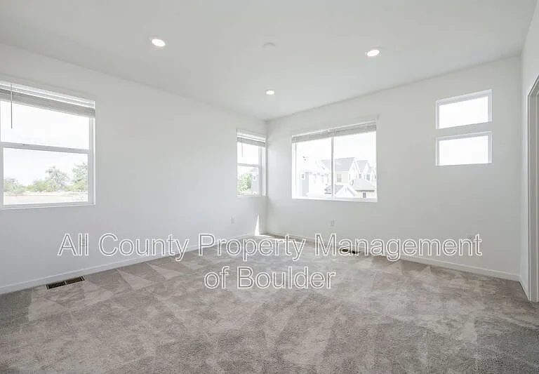 1432 Sanitas Ln — Photo 14
