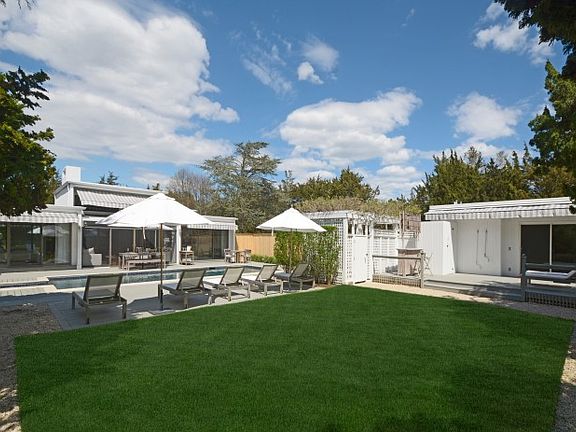 3rd image of 5 Meadow Ln