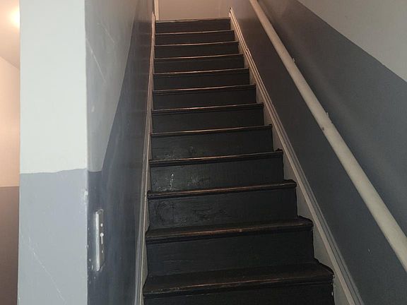 3rd image of 2111 W Susquehanna Ave