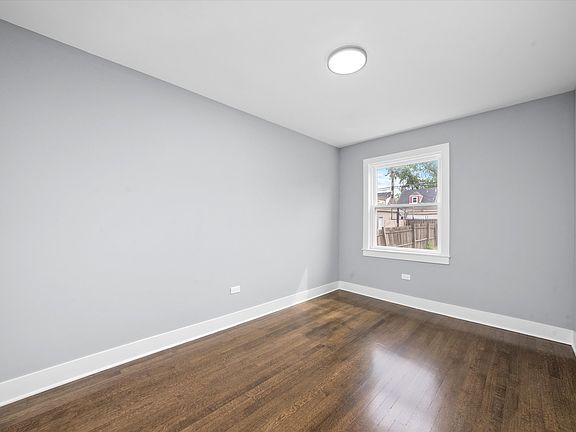 5th image of 9133 S Paxton Ave