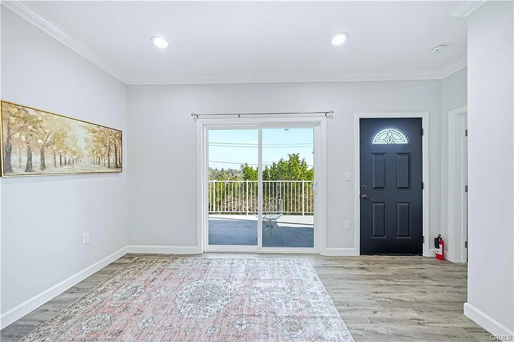 2 bed, 520 sqft, $3,000 — Photo 1