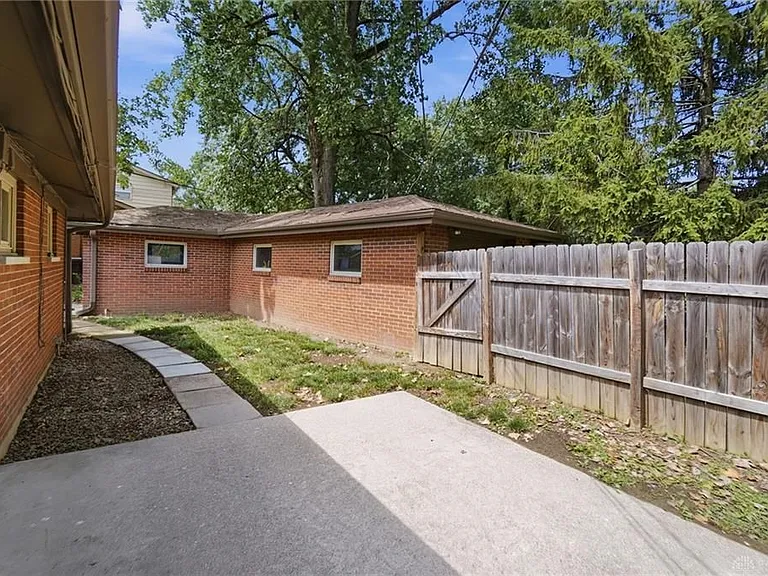 3205 Ackerman Blvd — Photo 28