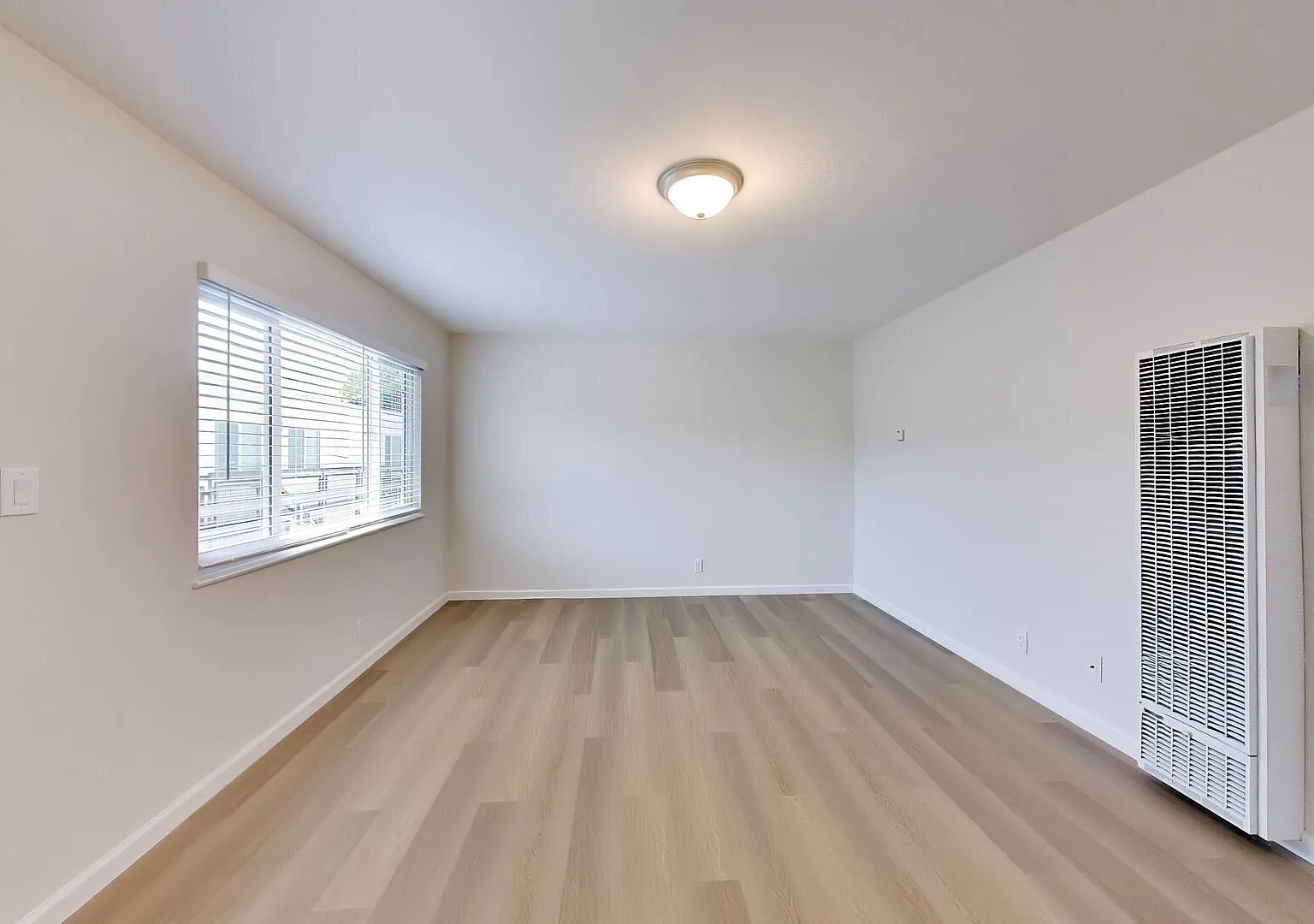 Newly Renovated One Bedroom with In-Unit Laundry & Garage Parking! — Photo 4