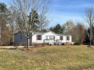 1121 Roy Tuttle Rd, Pinnacle, NC 27043