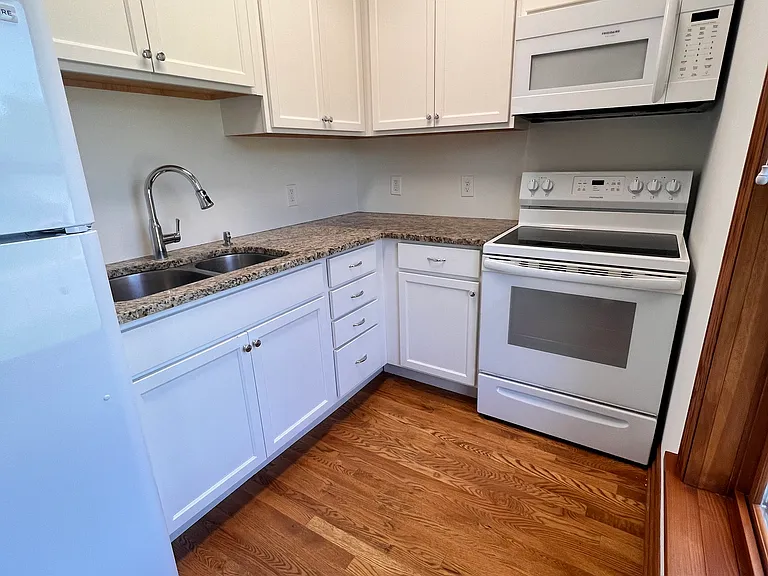 701 Portland Ave #2 — Photo 9