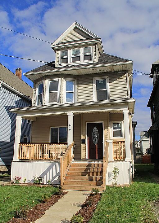 1st image of 679 Hopkins St