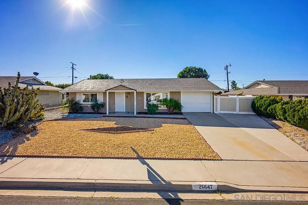 26647 Oakmont Dr