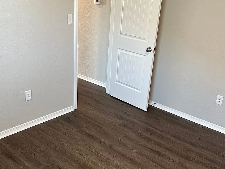 205 Logan Dr — Photo 19