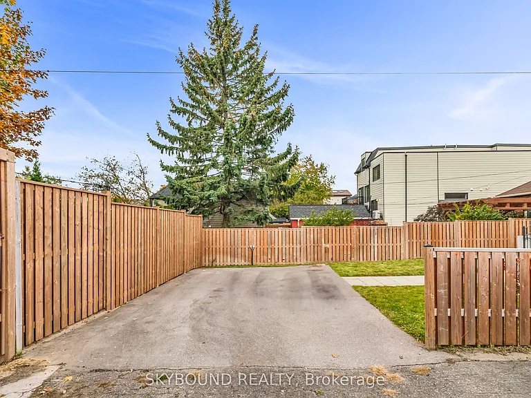 323 Mortimer Ave #B — Photo 34