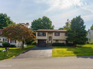 15 Barber Dr, Rensselaer, NY 12144