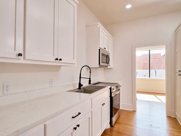 120 E Rogers Blvd #12 — Photo 1