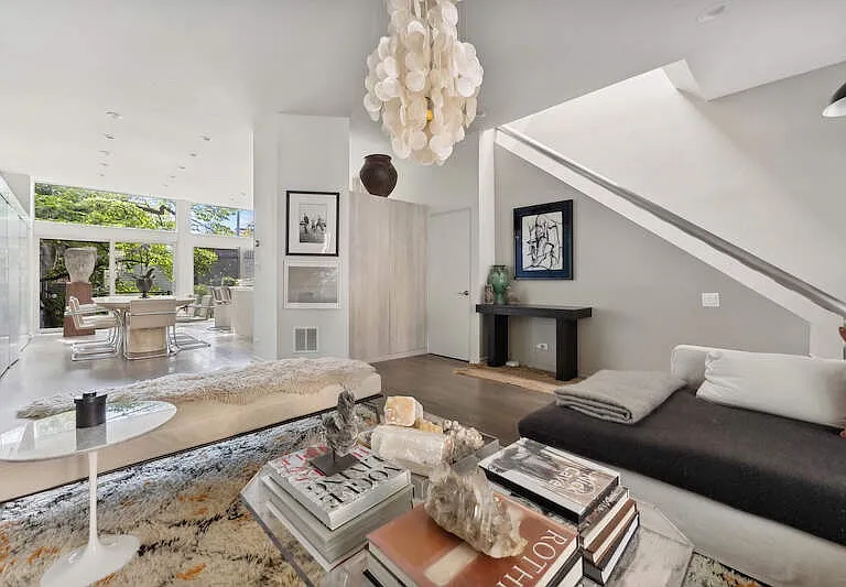 509 W Grant Pl — Photo 5