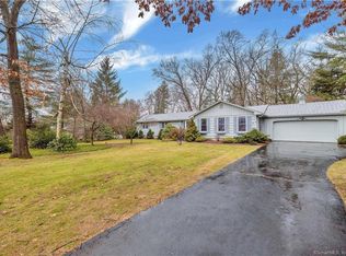 7 Standish Rd, Ellington, CT 06029