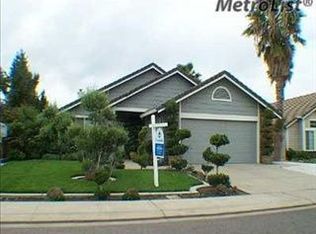 6025 Creek Bend Dr, Riverbank, CA 95367
