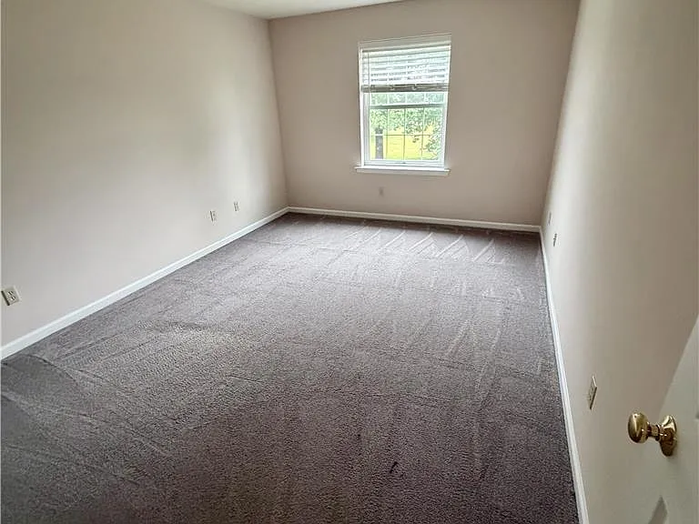 523 Kemmerer Ln — Photo 12
