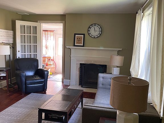 5th image of 916 Pleasure Rd #916